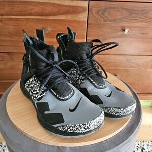 Nike Acronym, Size 6 Men's / 7.5 Women's